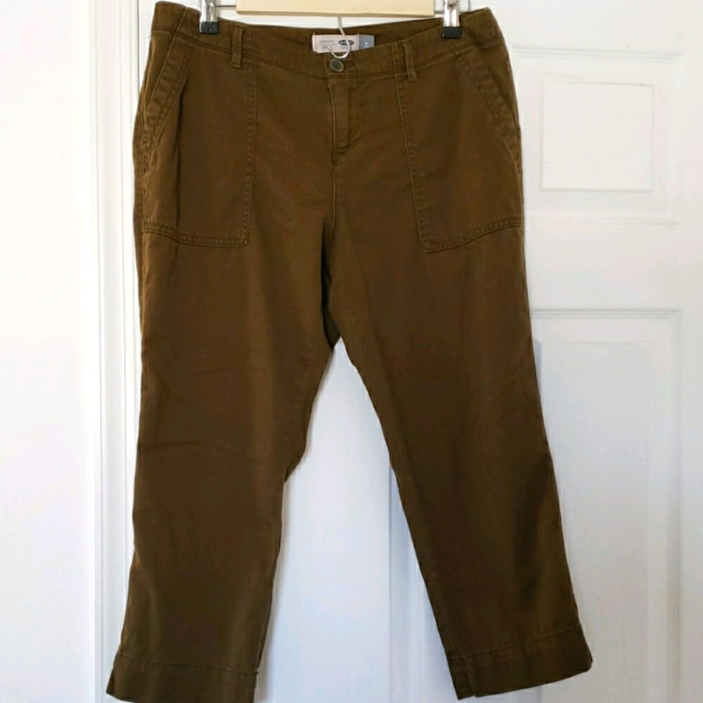 Old Navy Straight Capris Size 6 Petite